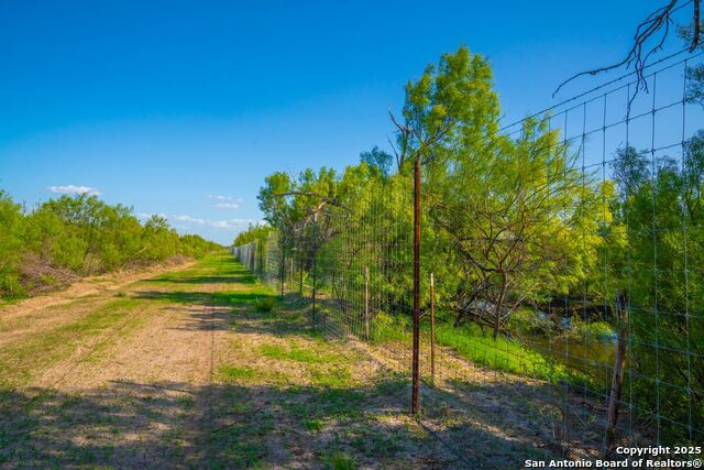Listing photo id 25 for 0 Fm 1688  