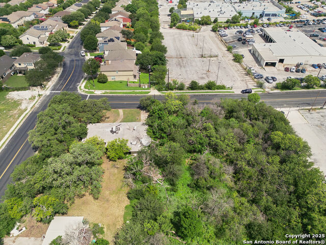 Listing photo id 5 for 5400 Thistle Dr