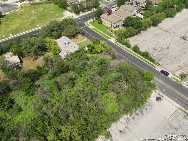Listing photo id 6 for 5400 Thistle Dr
