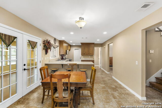 Listing photo id 8 for 9126 Points Edge