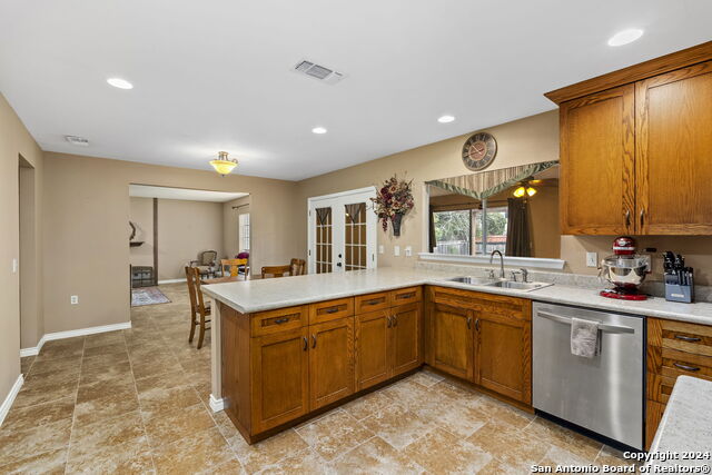 Listing photo id 11 for 9126 Points Edge