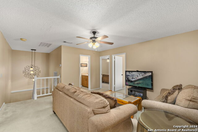 Listing photo id 19 for 9126 Points Edge