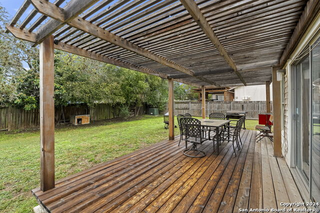 Listing photo id 30 for 9126 Points Edge