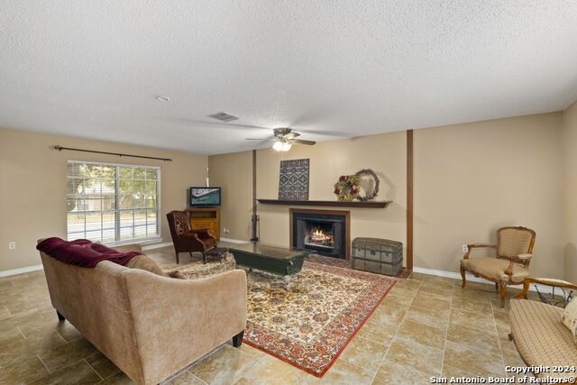 Listing photo id 6 for 9126 Points Edge
