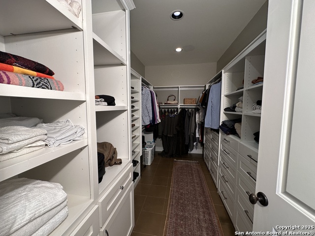 Image 24 of 36 For 137 Katherine Ct  # B