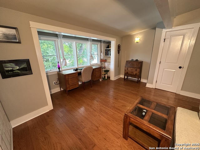 Image 30 of 36 For 137 Katherine Ct  # B