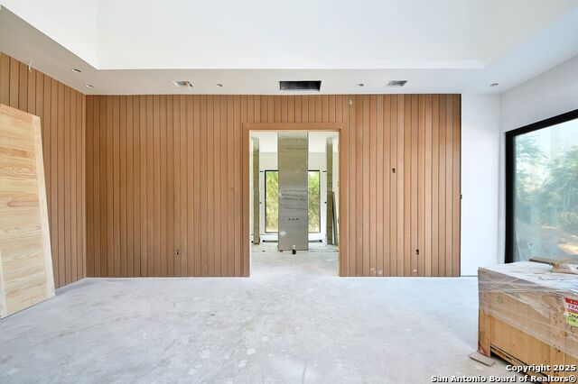 Listing photo id 9 for 104 S Tower Drive