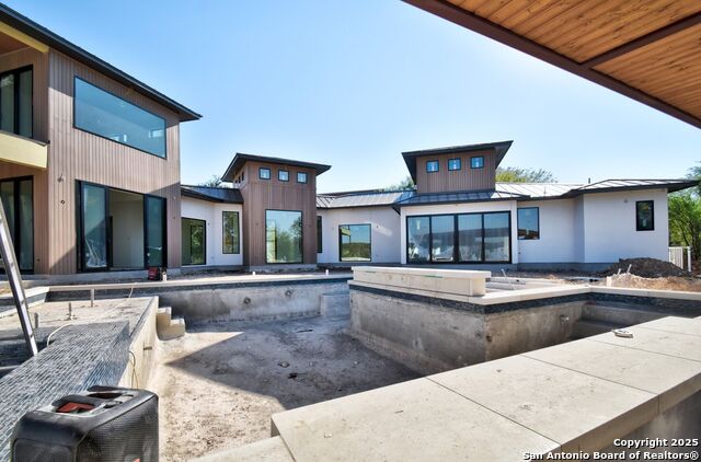 Listing photo id 19 for 104 S Tower Drive