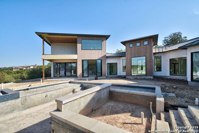 Listing photo id 21 for 104 S Tower Drive
