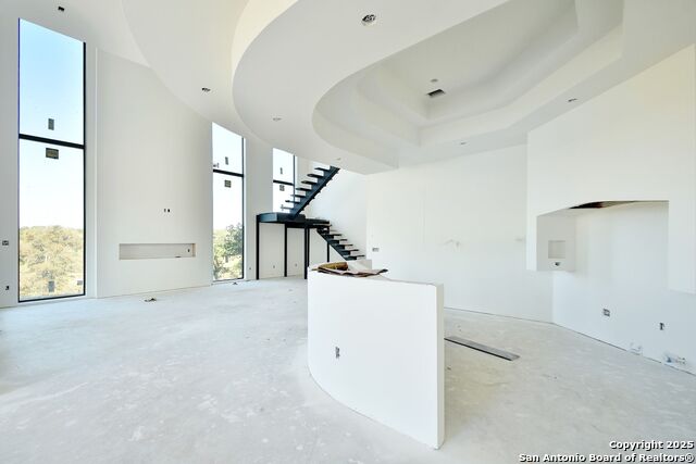 Listing photo id 6 for 104 S Tower Drive
