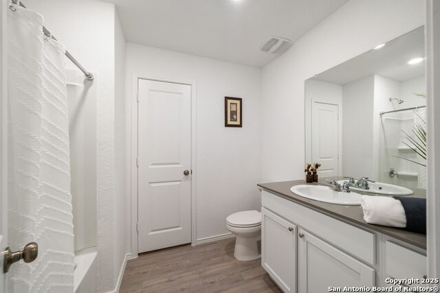 Image 16 of 27 For 7726 Chancery Gate