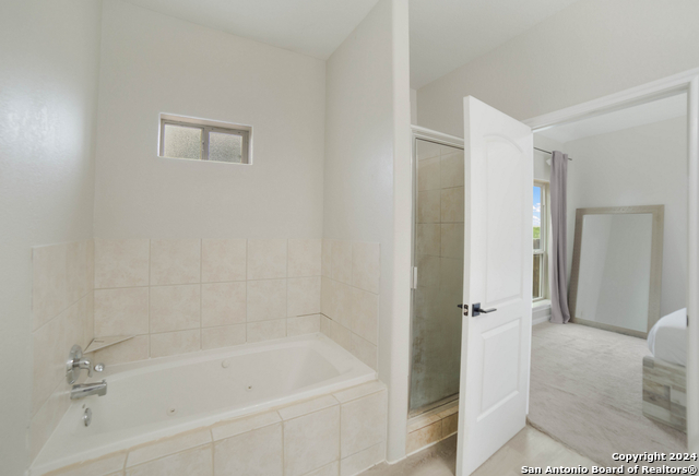 Image 16 of 33 For 422 Regal View Dr