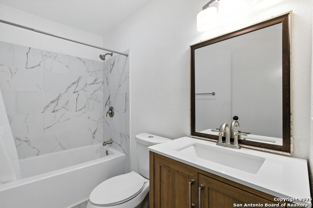Listing photo id 11 for 8265 Utopia