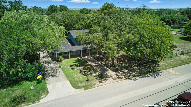 Listing photo id 15 for 8265 Utopia