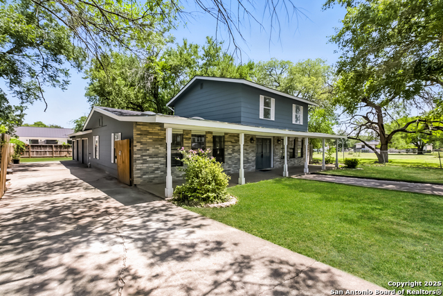 Listing photo id 0 for 8265 Utopia