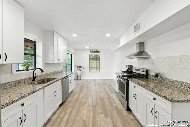 Listing photo id 1 for 8265 Utopia