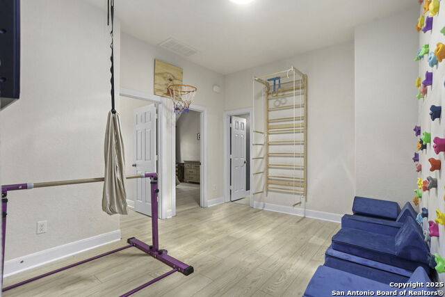 Image 20 of 29 For 10657 Foxen Way