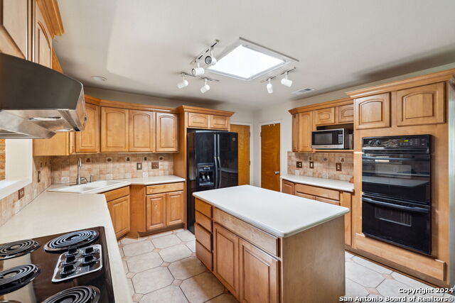 Image 16 of 45 For 210 Laramie  