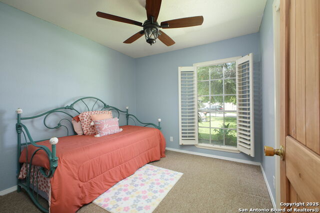 Image 18 of 31 For 14906 Ridge Hill