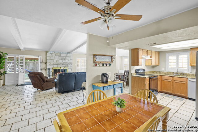 Image 4 of 31 For 14906 Ridge Hill