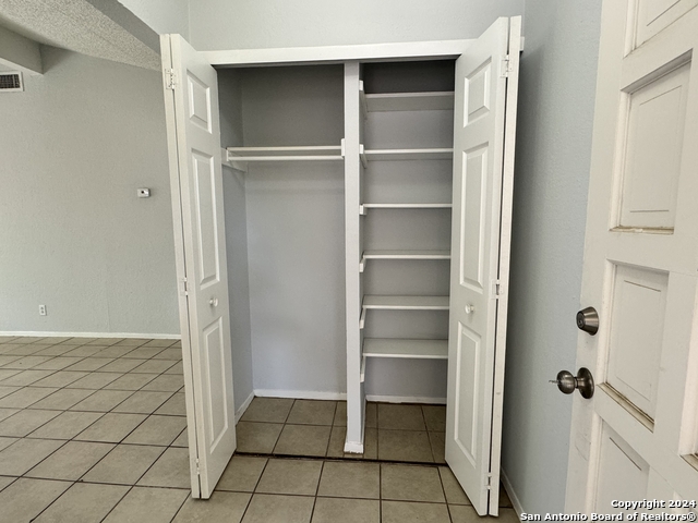 Image 11 of 25 For 6604 Spring Hurst St