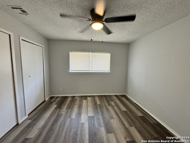 Image 15 of 25 For 6604 Spring Hurst St