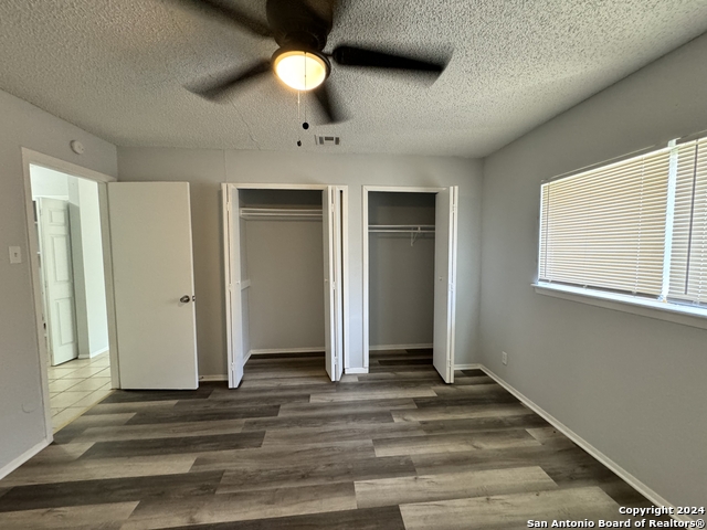Image 16 of 25 For 6604 Spring Hurst St