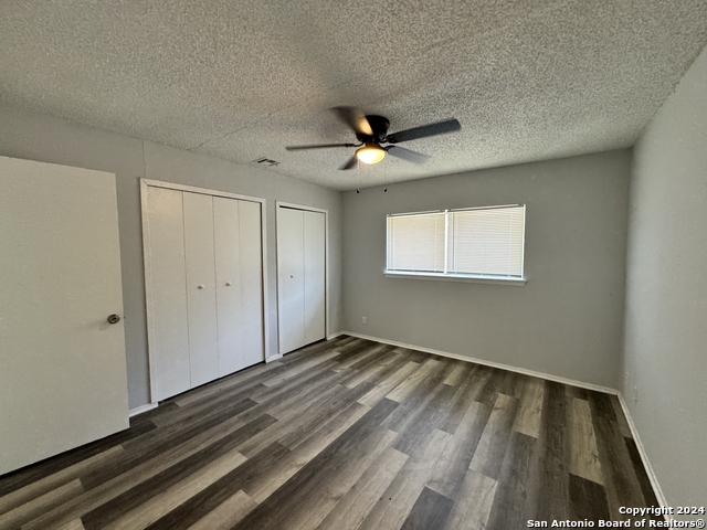 Image 21 of 25 For 6604 Spring Hurst St