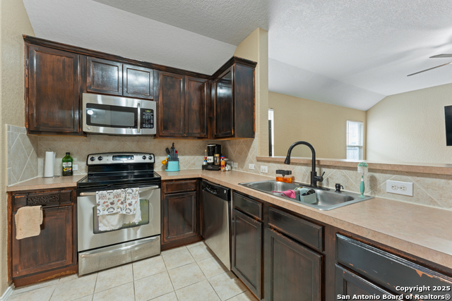 Image 6 of 26 For 6531 Candleview Ct.
