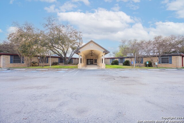 Details for 3002 Avenue Q, Hondo, TX 78861