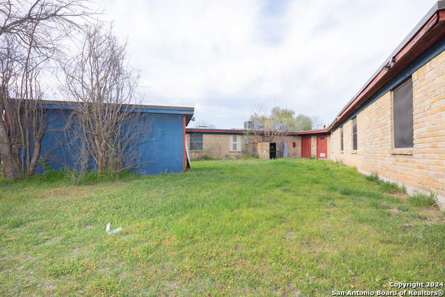 Listing photo id 22 for 3002 Avenue Q