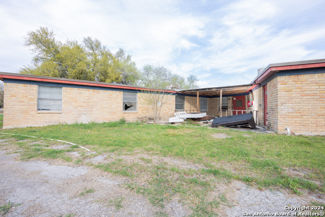 Listing photo id 23 for 3002 Avenue Q