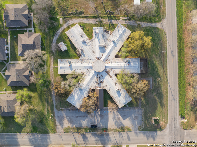 Listing photo id 27 for 3002 Avenue Q