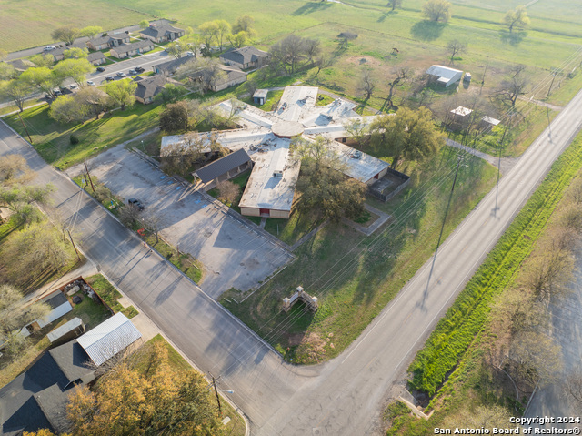 Listing photo id 29 for 3002 Avenue Q