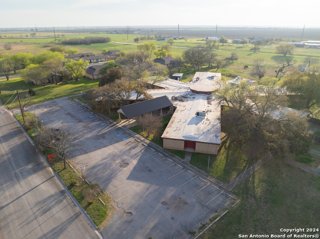 Listing photo id 31 for 3002 Avenue Q