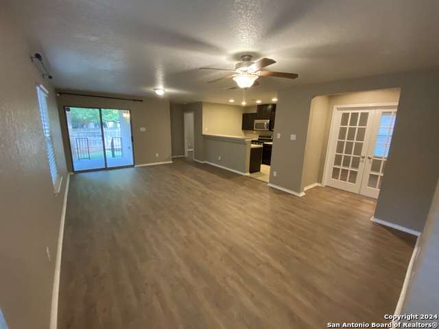 Listing photo id 1 for 141 Lone Star