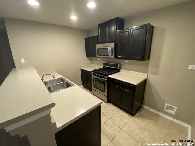 Listing photo id 3 for 141 Lone Star