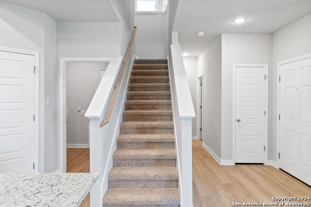Listing photo id 20 for 206-210 Nespral