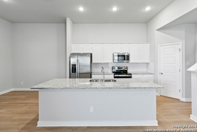 Listing photo id 6 for 206-210 Nespral