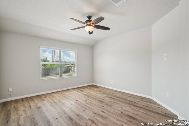Image 13 of 33 For 751 Vermilion