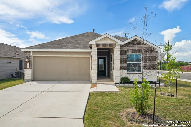 Image 2 of 33 For 751 Vermilion