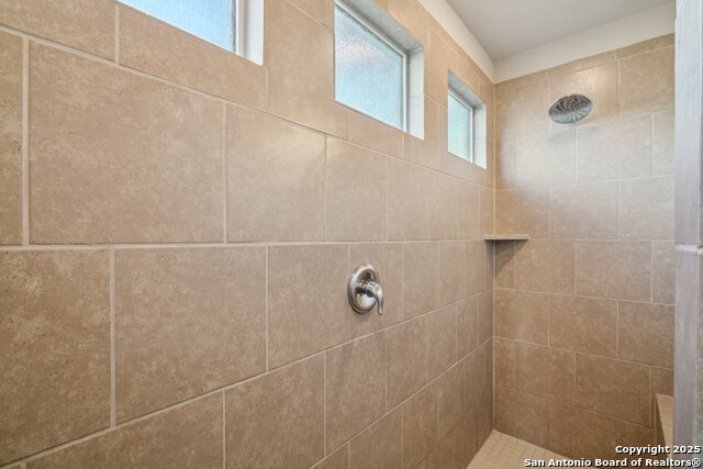 Image 26 of 33 For 751 Vermilion