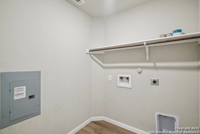 Image 27 of 33 For 751 Vermilion