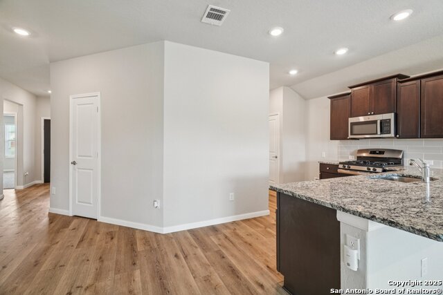 Image 5 of 33 For 751 Vermilion