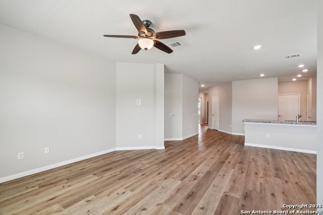 Image 7 of 33 For 751 Vermilion