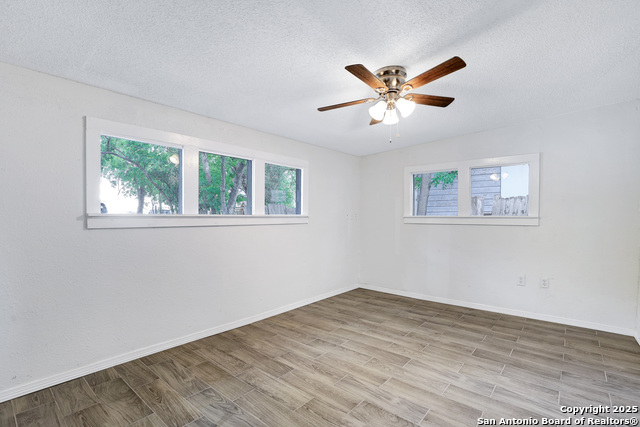 Image 13 of 17 For 507 Pecan Valley