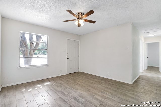 Image 3 of 17 For 507 Pecan Valley