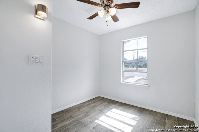 Image 9 of 17 For 507 Pecan Valley
