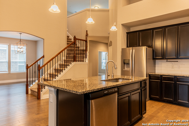 Image 14 of 43 For 27462 Paraiso Sands