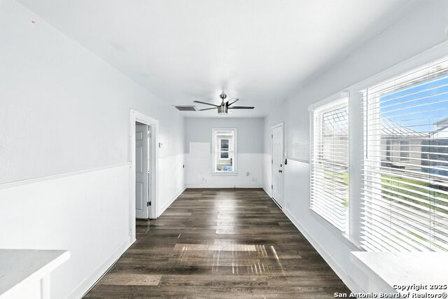 Image 9 of 33 For 930 Grayson St E